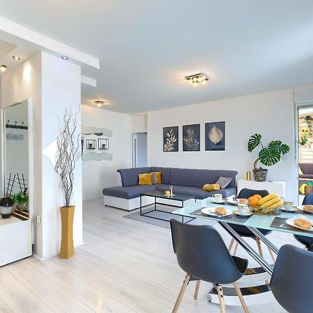 Appartement Seny Gold à Pula Extérieur photo