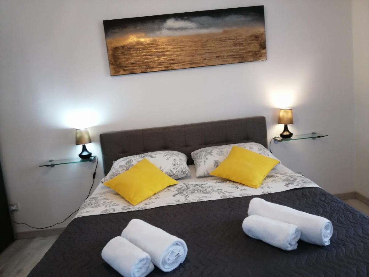 Appartement Seny Gold à Pula Extérieur photo