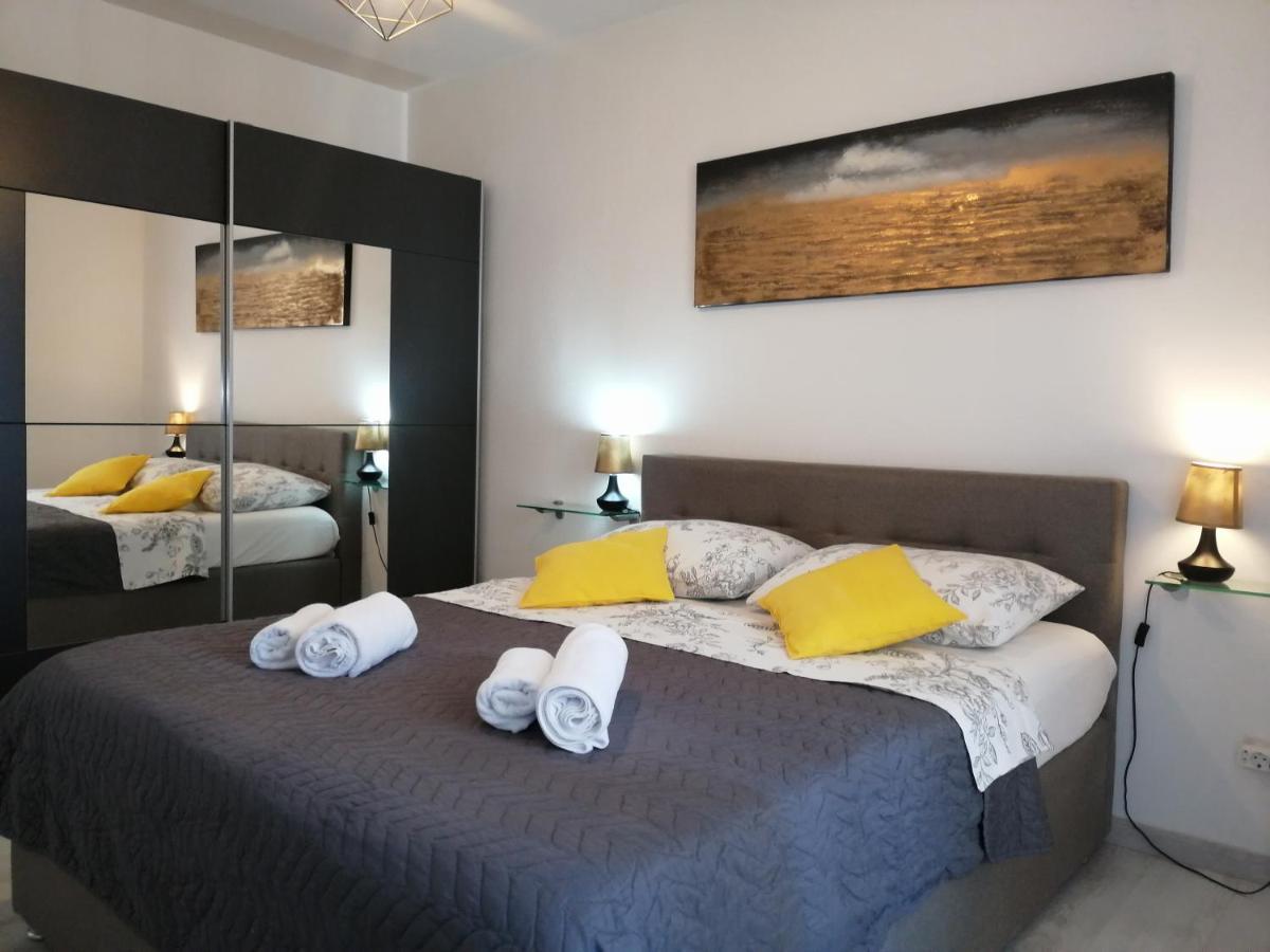 Appartement Seny Gold à Pula Extérieur photo